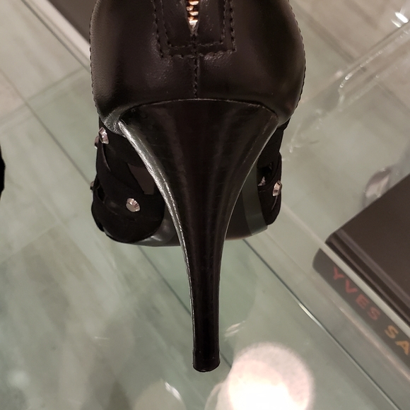 EUC - Michael Kors Sherry open toe black studded gladiator bootie sandals - Picture 7 of 8